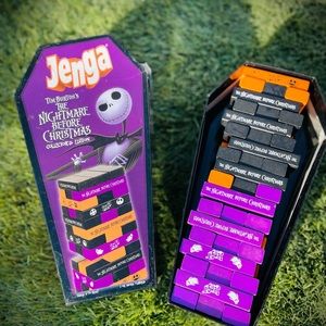 🍁 Jenga! The Nightmare Before Christmas Limited Edition set! (Pre-owned)